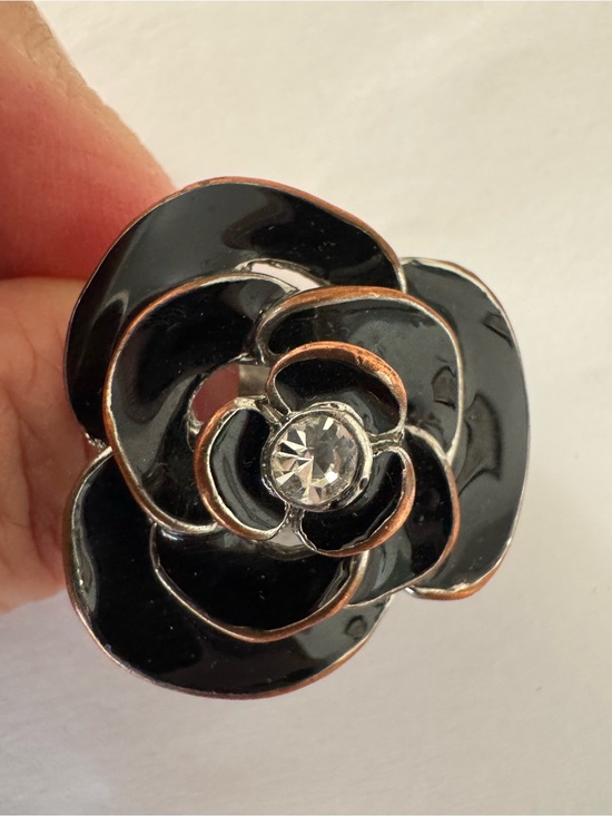 The Unbranded Brand Jewelry - Vintage Style Black Enamel Flower Ring Rhinestone Center